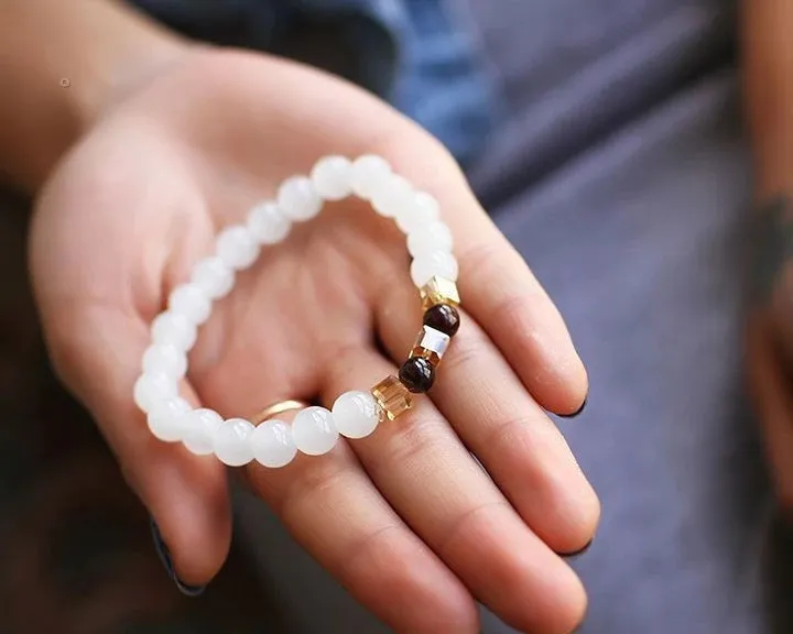 6mm Natural White Jade Garnet Crystal Bead Bracelet