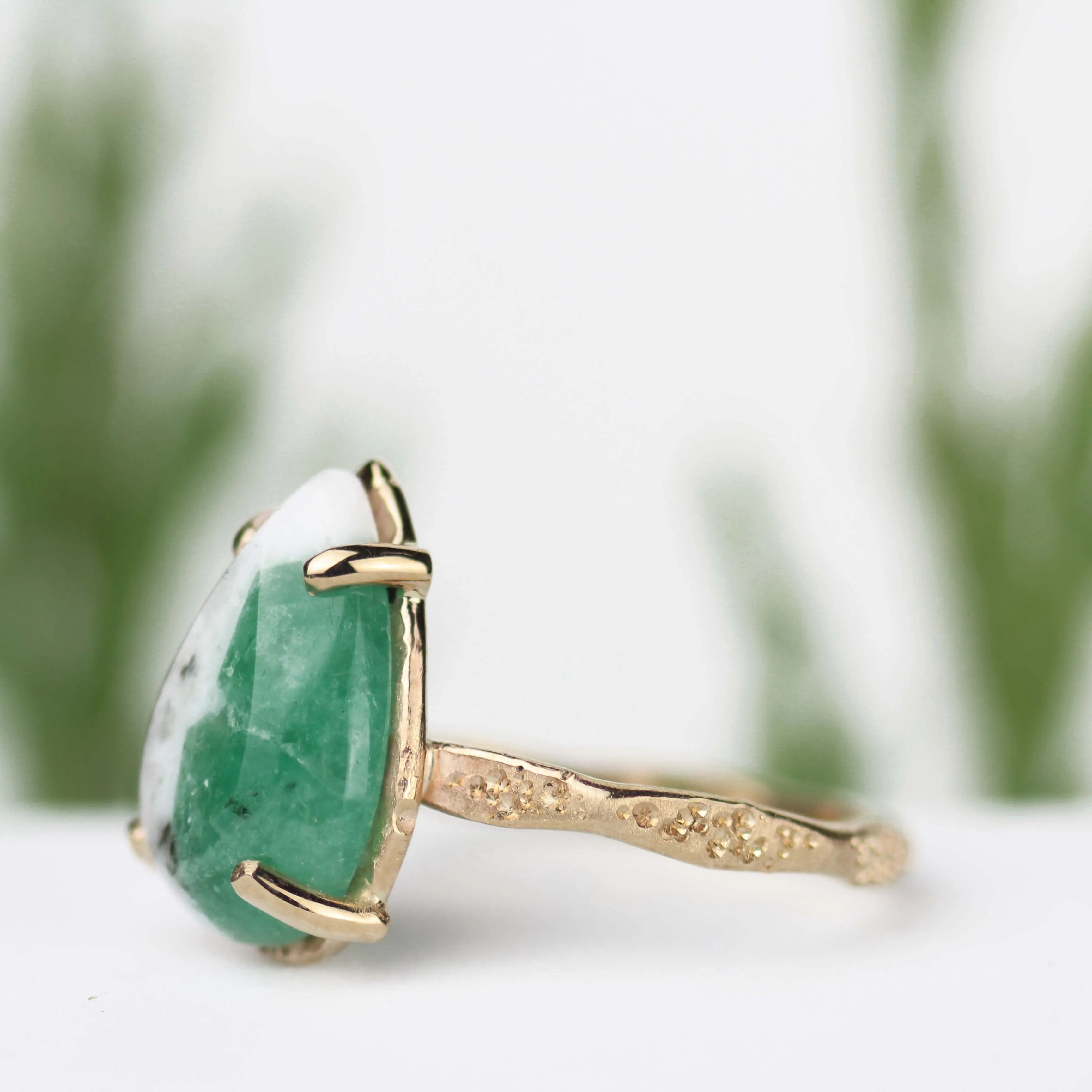 Emerald Stardust Ring 14k Yellow Gold