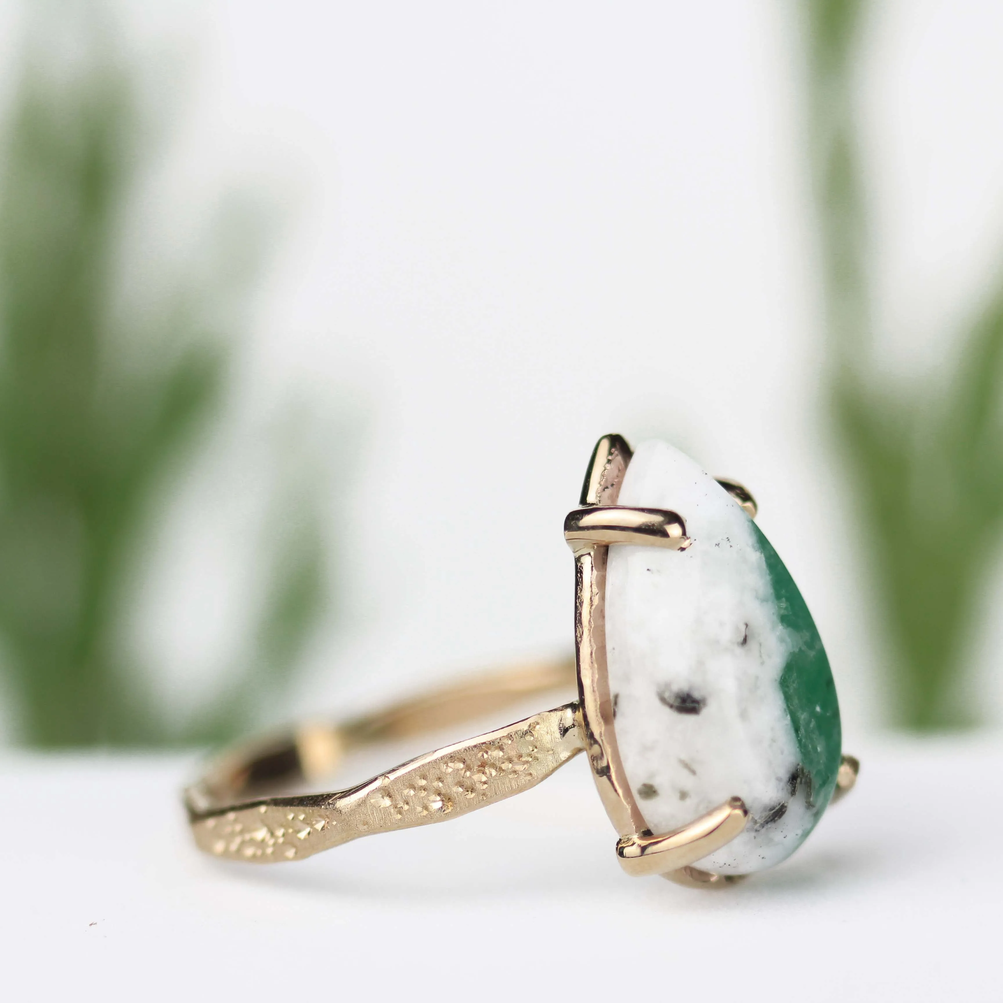 Emerald Stardust Ring 14k Yellow Gold