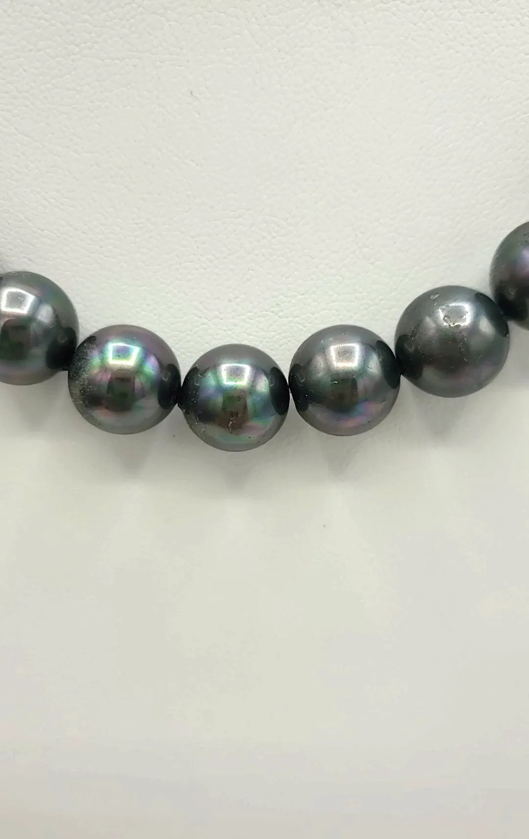 Gray Iridescent Pearl Necklace