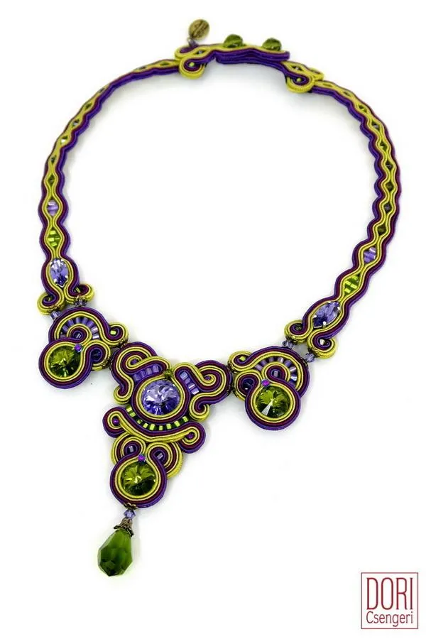 Kiwi High Fashion Necklace