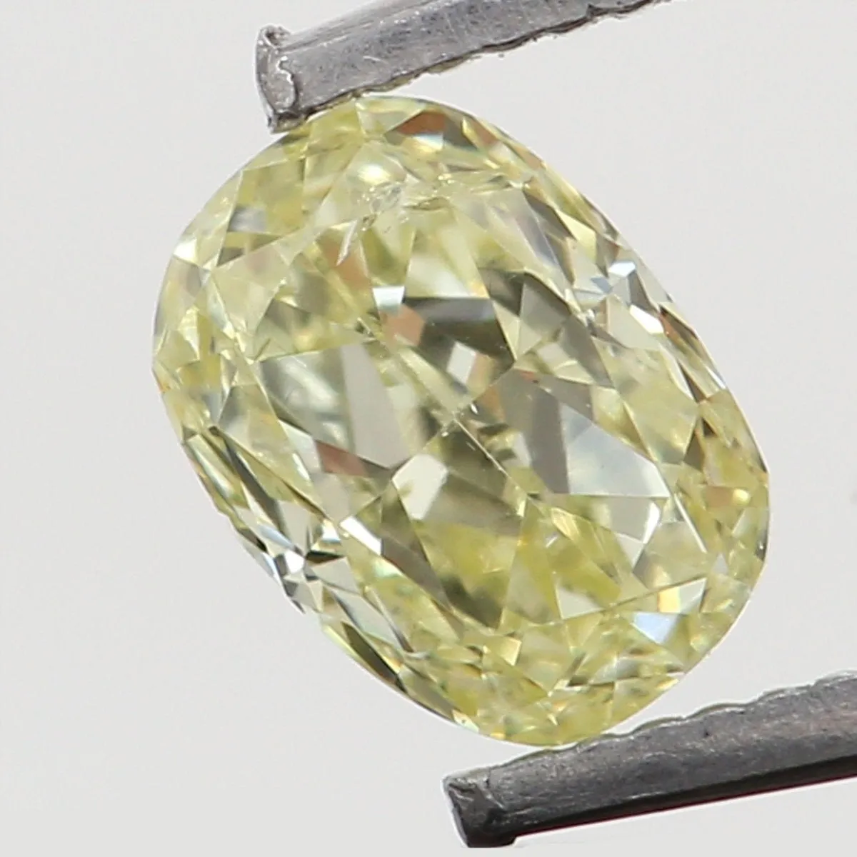 Natural Loose Diamond Oval Yellow Color SI1 Clarity 3.70 MM 0.15 Ct L6474