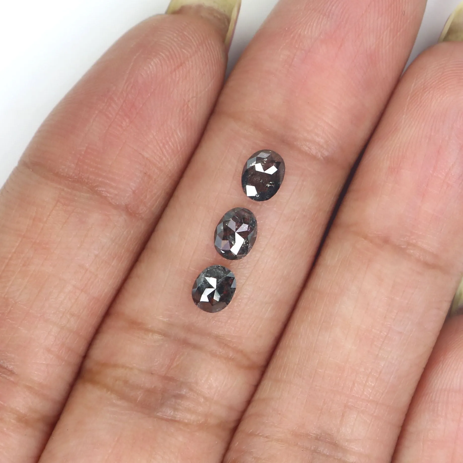 Natural Loose Oval Salt And Pepper Diamond Black Grey Color 0.89 CT 4.42 MM Oval Shape Rose Cut Diamond KDL2541