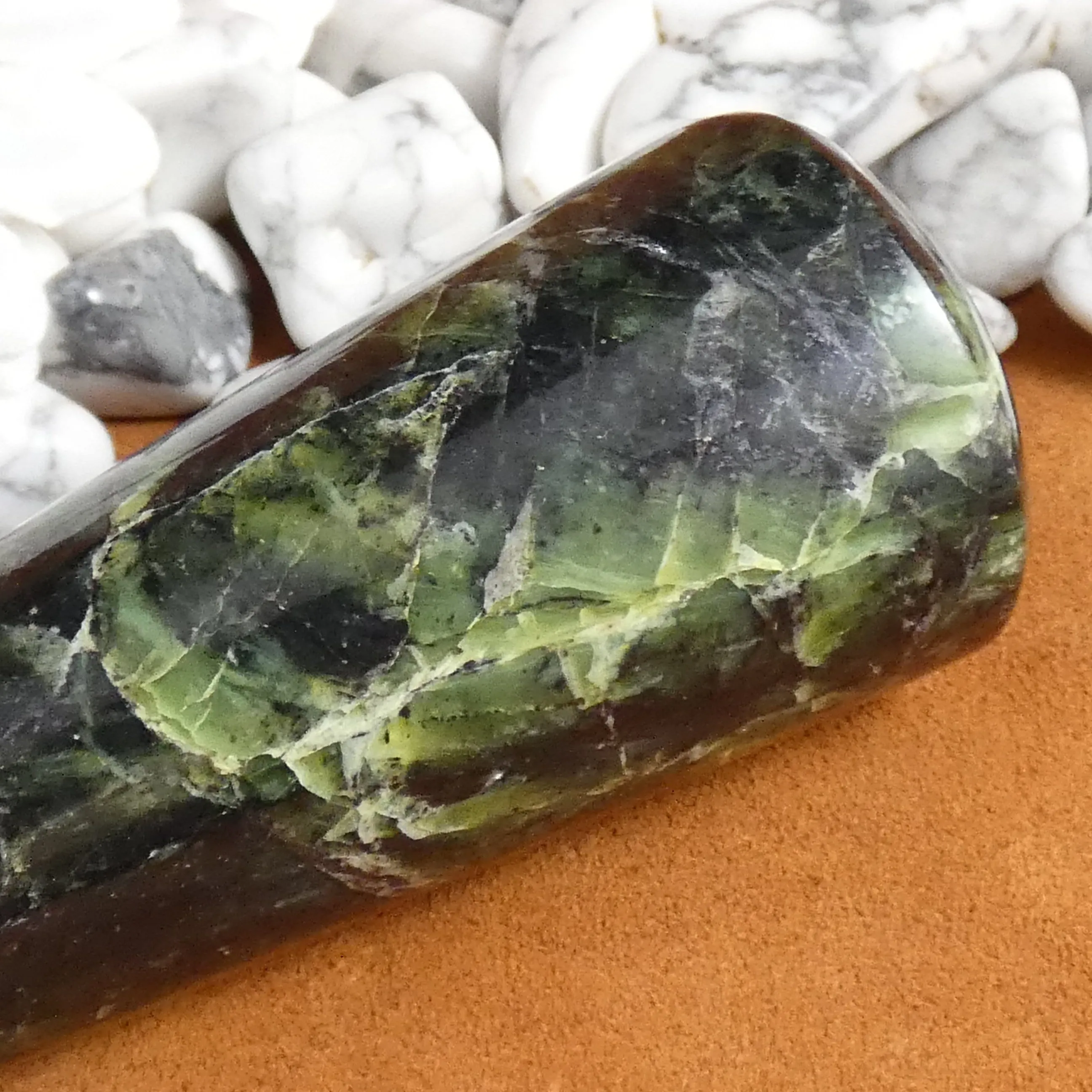 Nephrite Jade Wand (232 g)