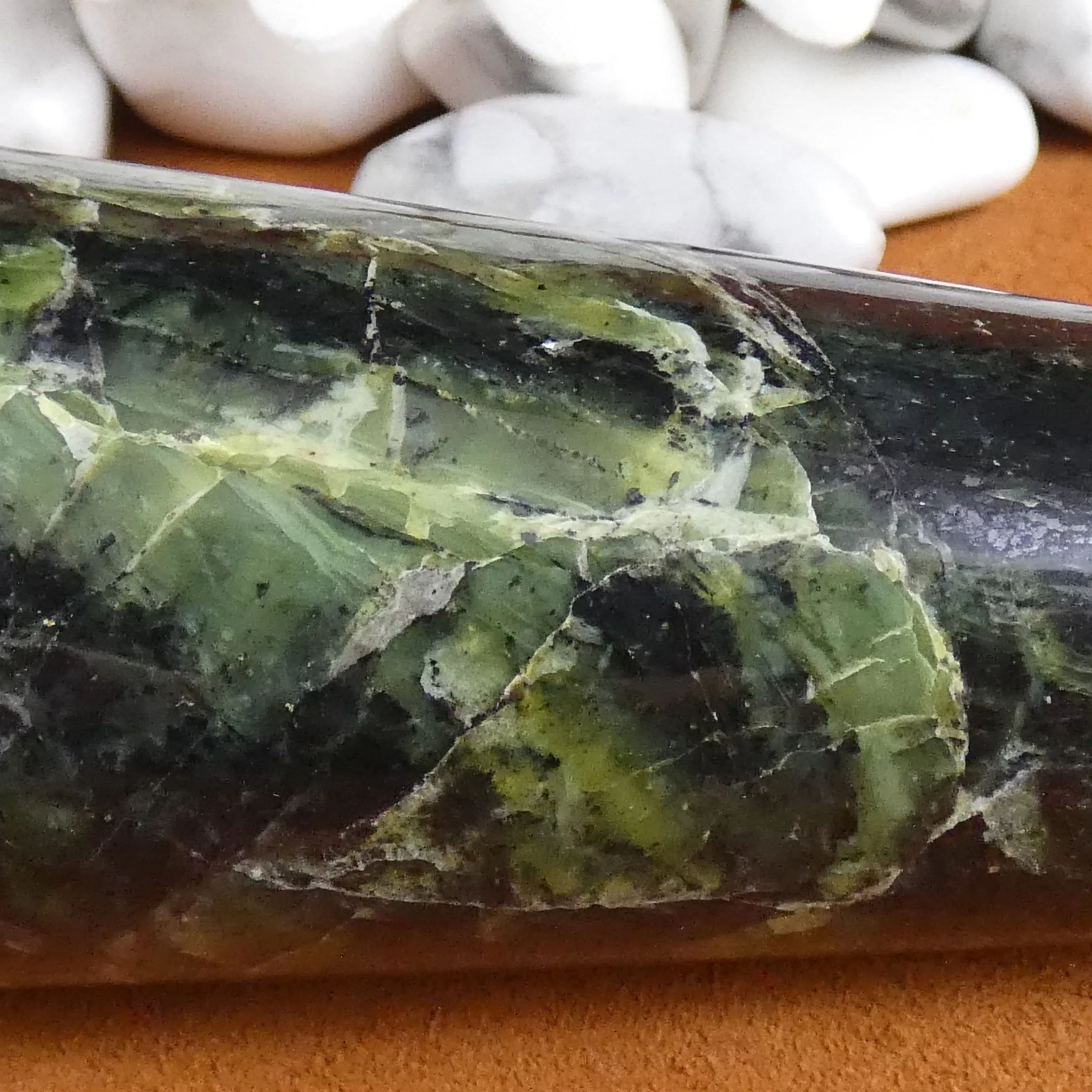 Nephrite Jade Wand (232 g)