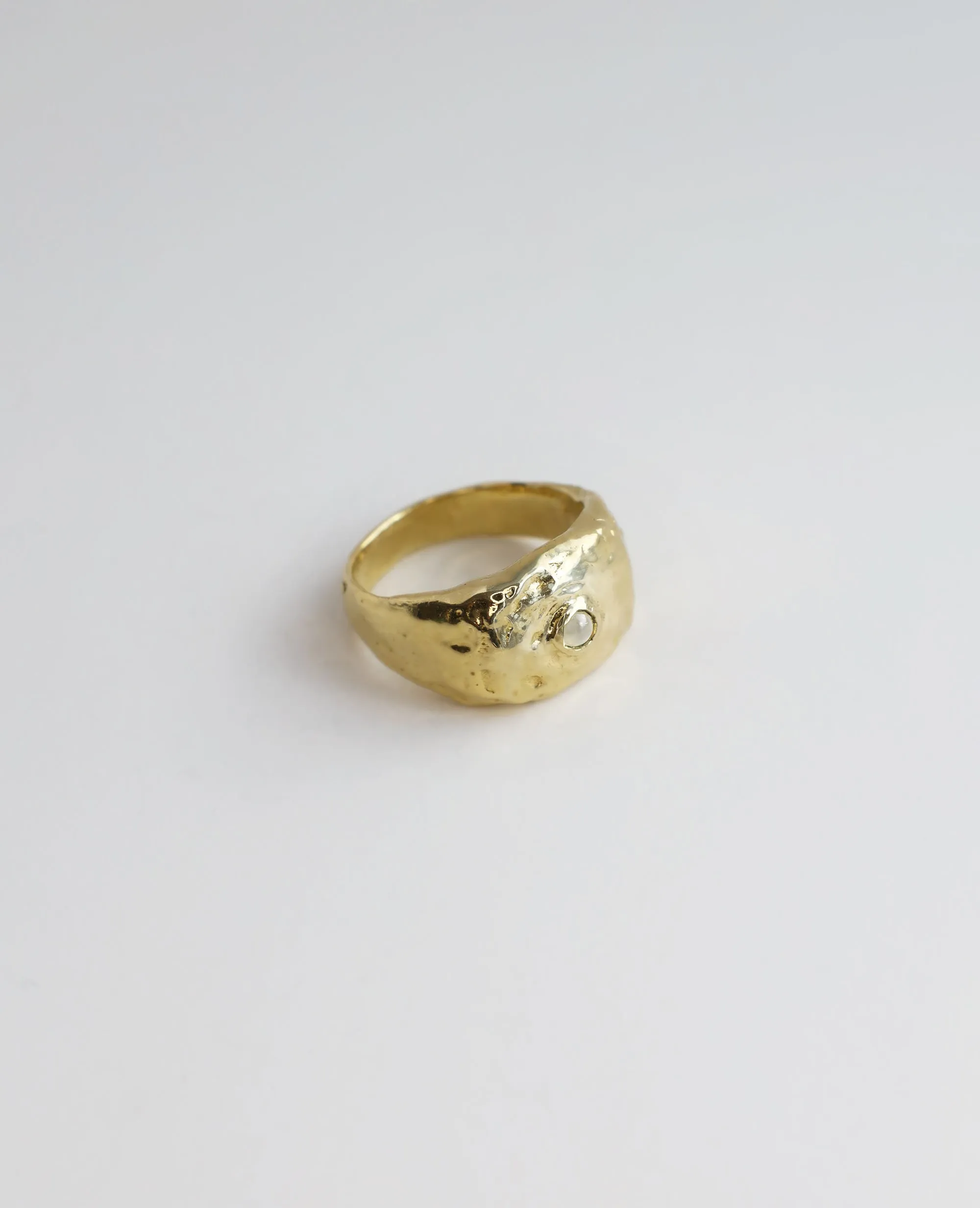 NUCLEUS SIGNET // golden ring