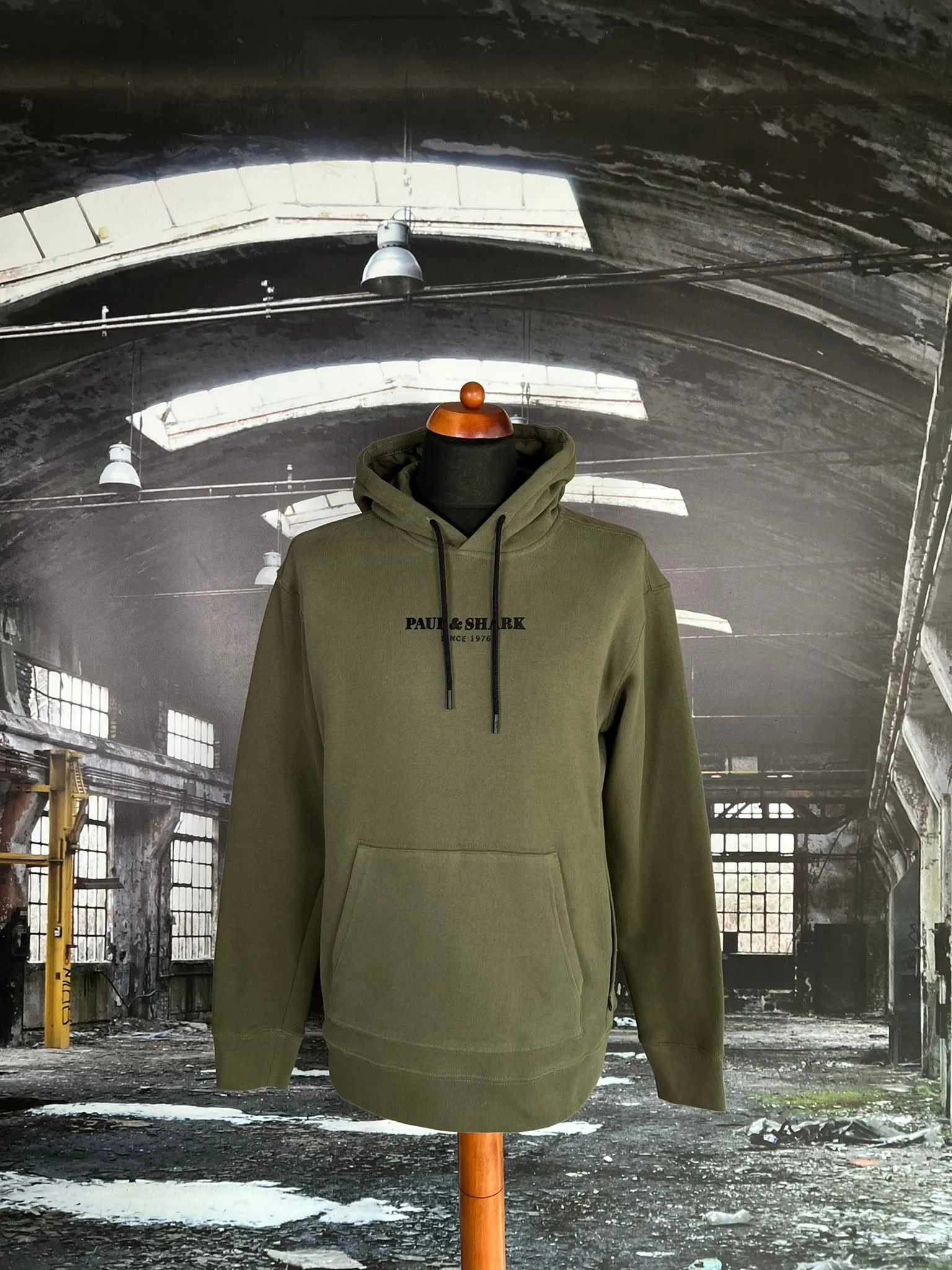 PAUL & SHARK HOODED SWEATSHIRT