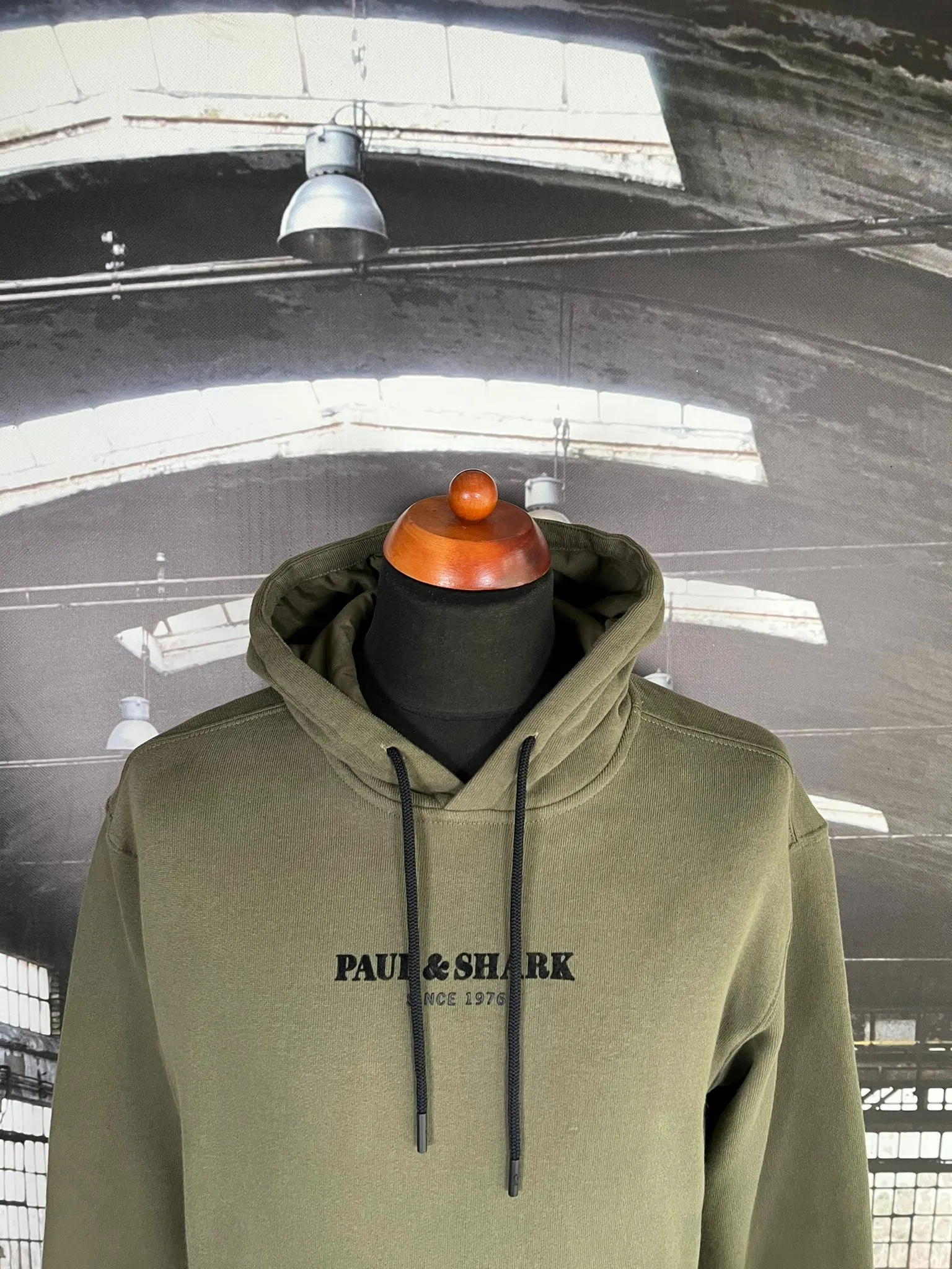 PAUL & SHARK HOODED SWEATSHIRT