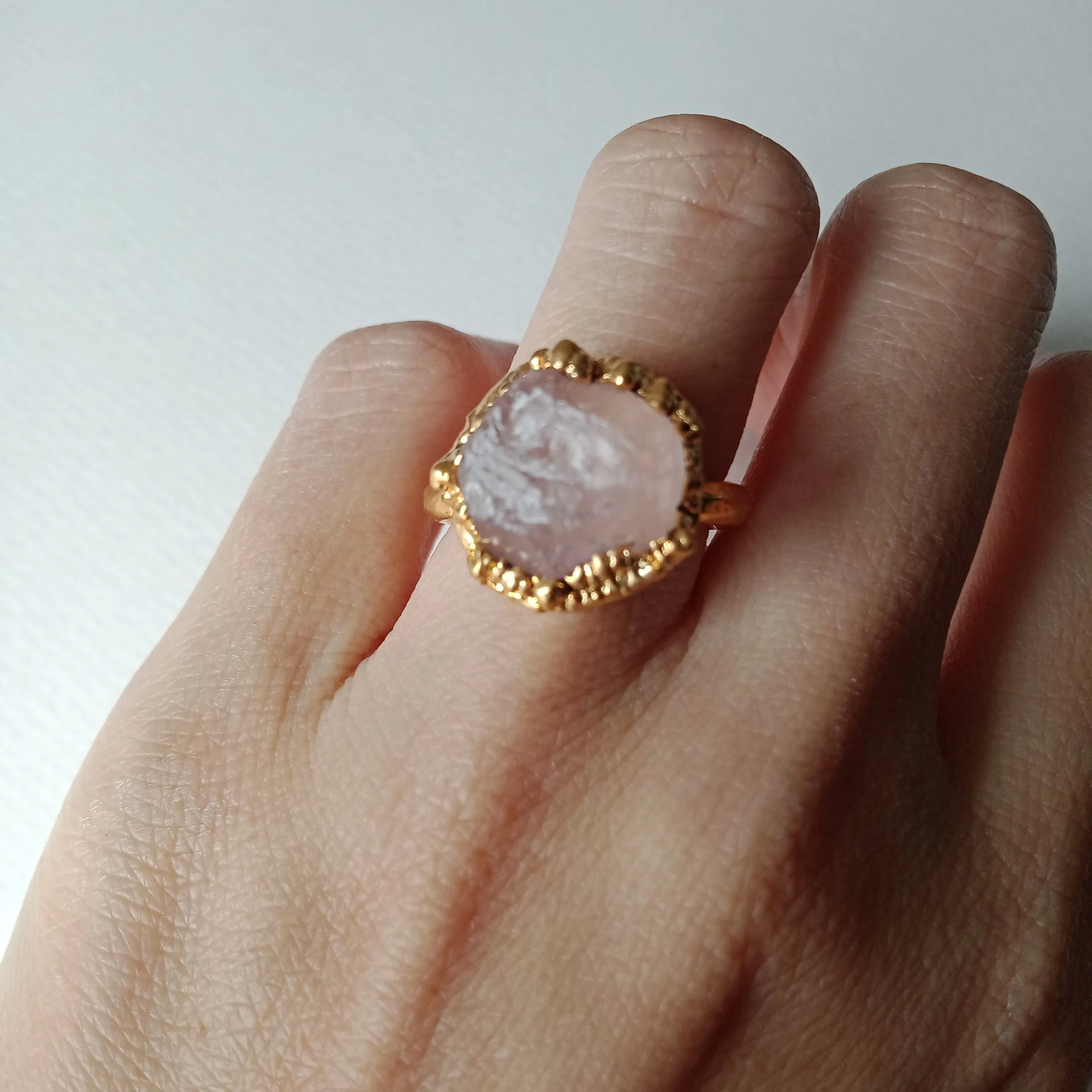 Raw rose quartz ring